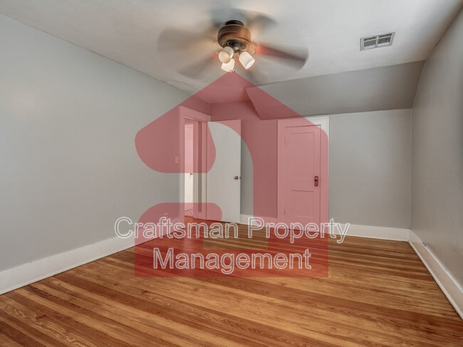 Building Photo - 1501 Gladstone Terrace