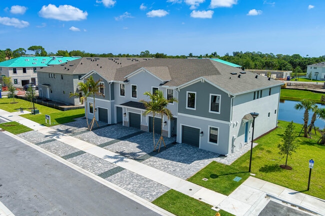 Building Photo - 7645 SW Lucy Ln