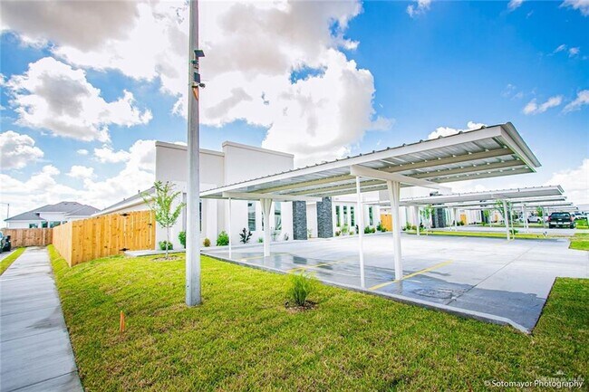 Building Photo - 8 Golden Nugget