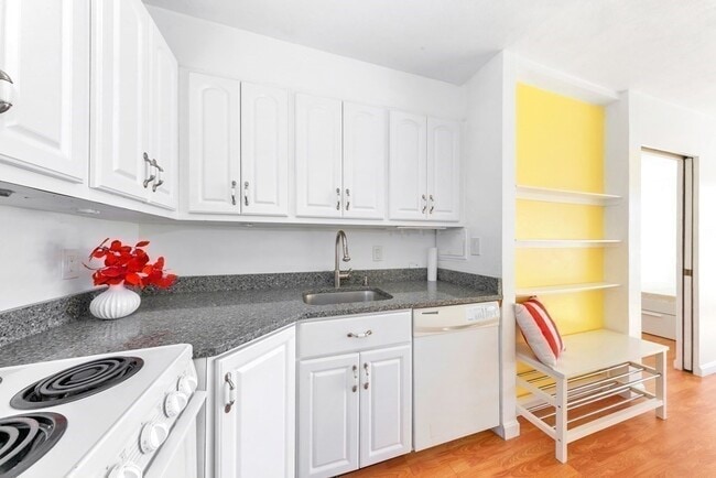 Building Photo - 31 Concord Ave