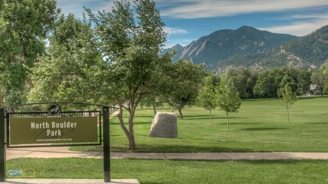 Building Photo - Trailside Living: 5BR Home Steps from Sanitas & Pearl Street