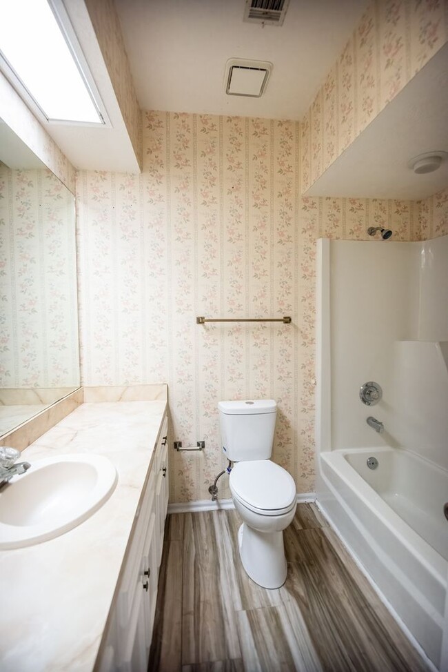 Building Photo - 7007 Dorsey Dr