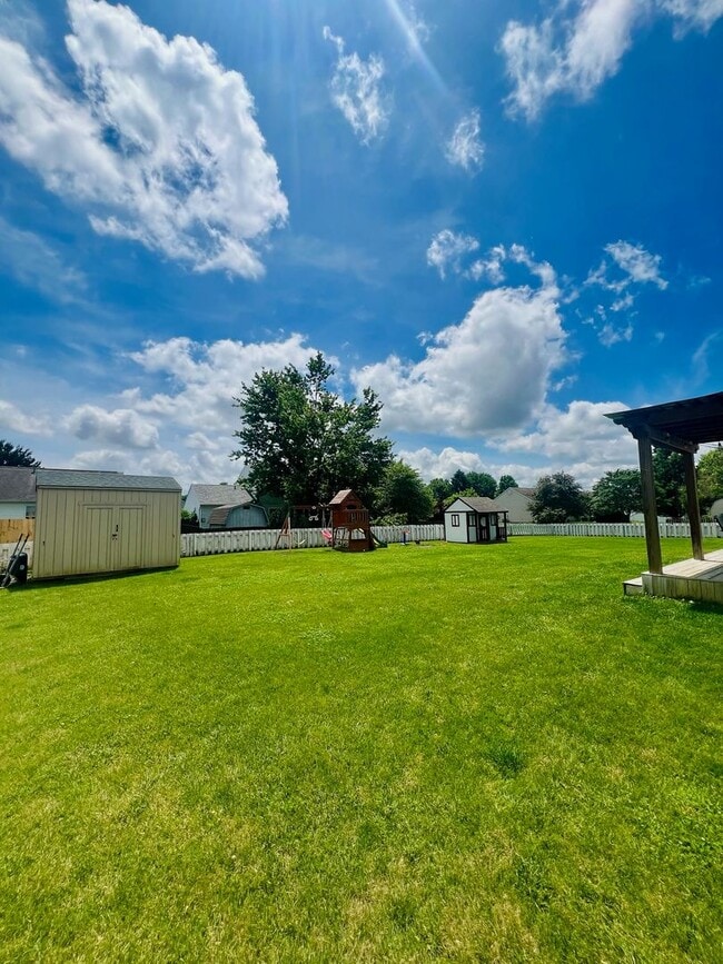 Building Photo - Beautiful 4 Bedroom Home in a Cul-De-Sac