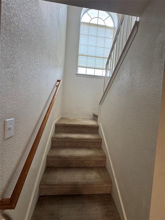 Building Photo - 8312 Dulac Dr