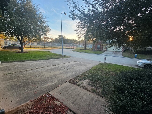 Building Photo - 23506 Hidden Maple Dr