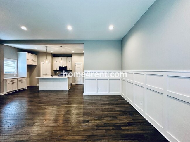 Building Photo - Stunning, Maintenance Free Townhome in Desoto w/ an Elegant Kitchen and Wood Floors Throughout!