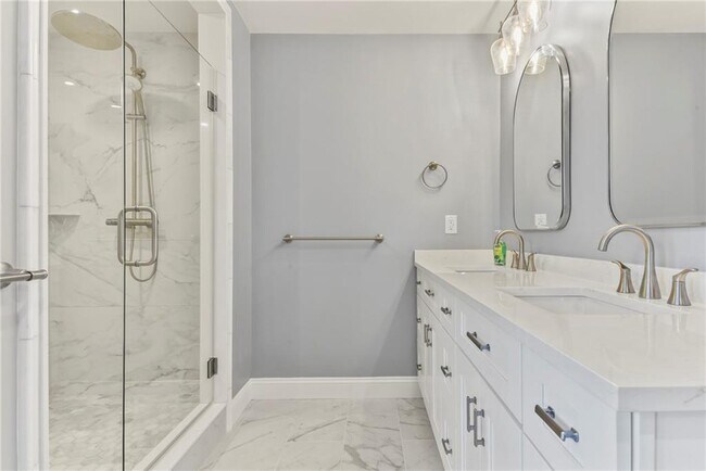 Building Photo - 95 Honeysuckle Rd