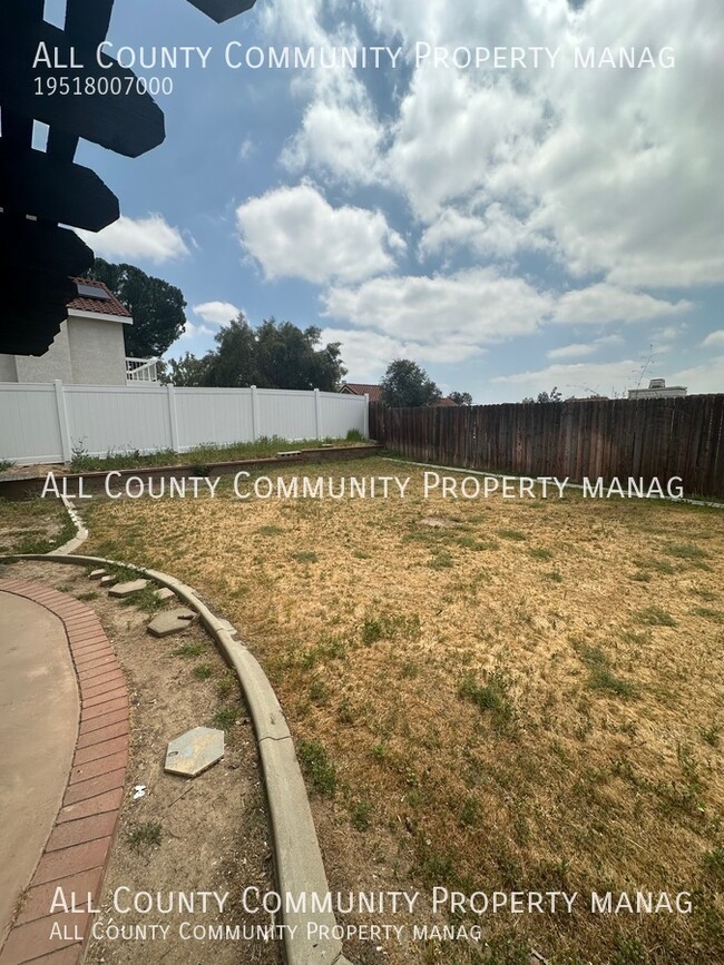 Building Photo - 24459 Brown Dove Cir