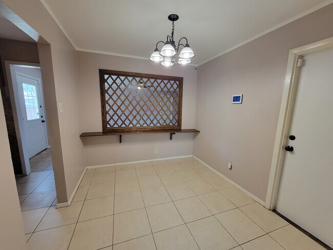 Building Photo - 1060 Richmond Dr