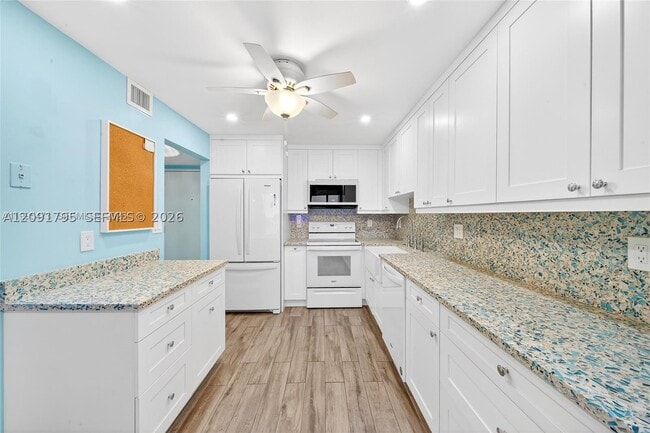 Building Photo - 2301 S Ocean Dr