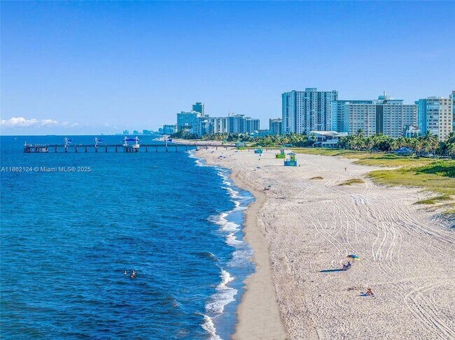 Building Photo - 704 N Ocean Blvd