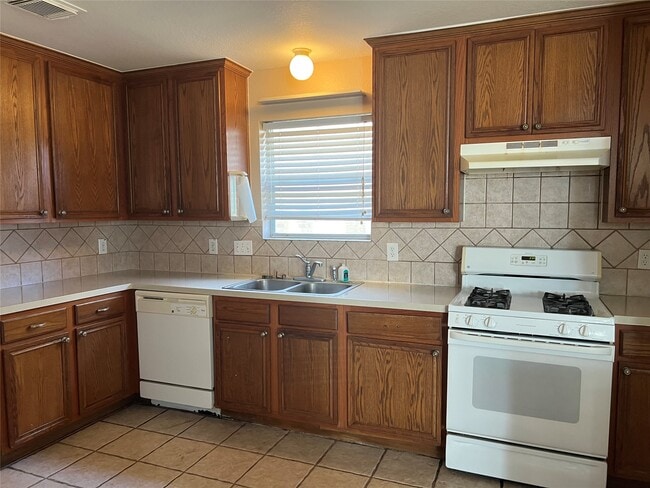 Building Photo - 3223 Amber Meadow Dr