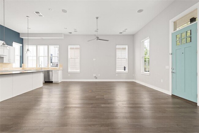 Building Photo - 4810 Springdale Rd