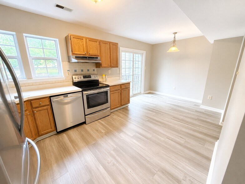 Building Photo - 739 Orley Pl
