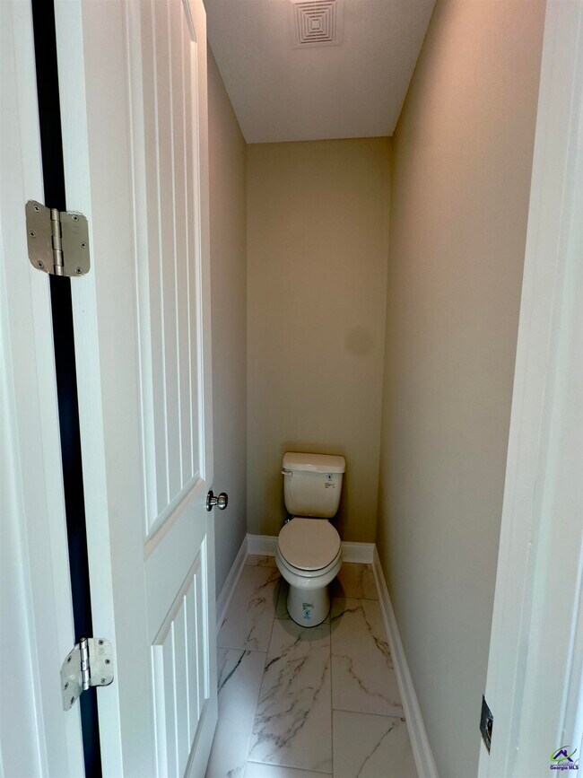 Building Photo - 111 Meyers Lake Dr