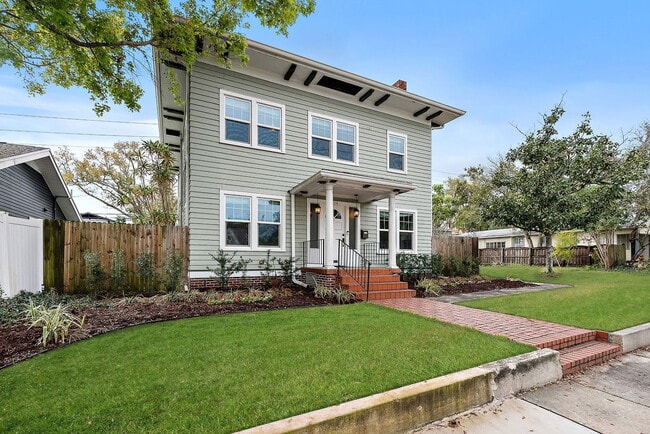 Building Photo - 134 22nd Ave N