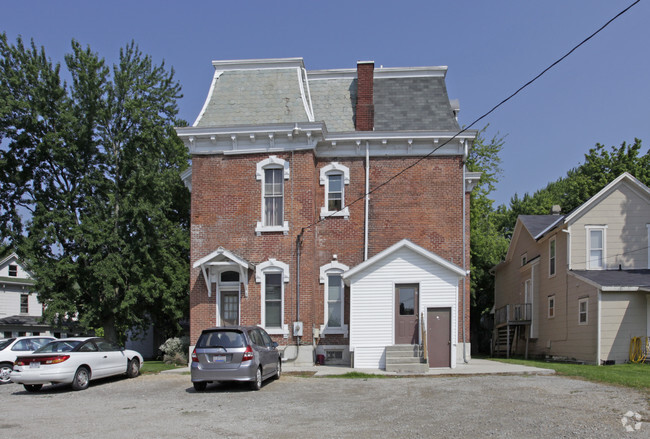 Building Photo - 423 W 4th St