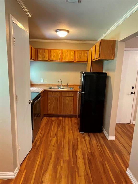 Building Photo - 6211 Chesterfield Ave