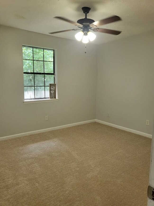 Building Photo - 3309 Goldenchain Dr