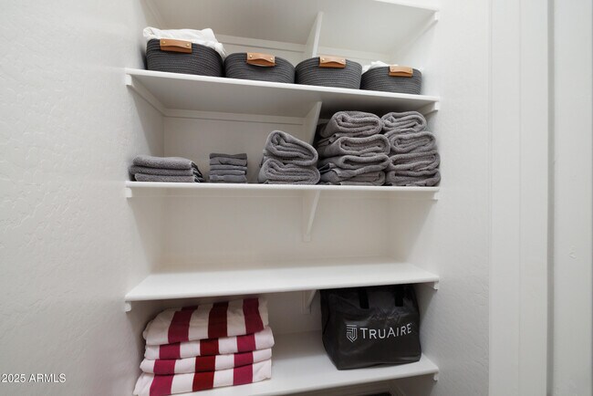 Building Photo - 7349 E Vista Bonita Dr