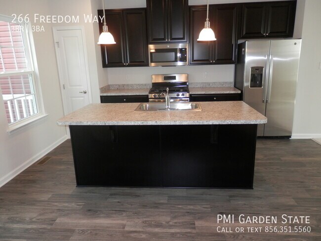 Building Photo - For Rent $2450 NEW CONTRUCTION
