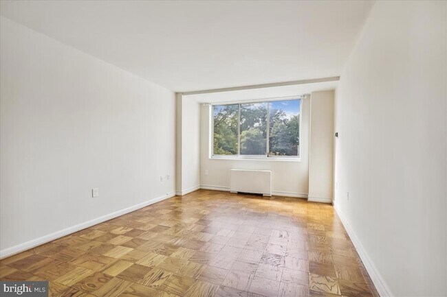 Building Photo - 10401 Grosvenor Pl