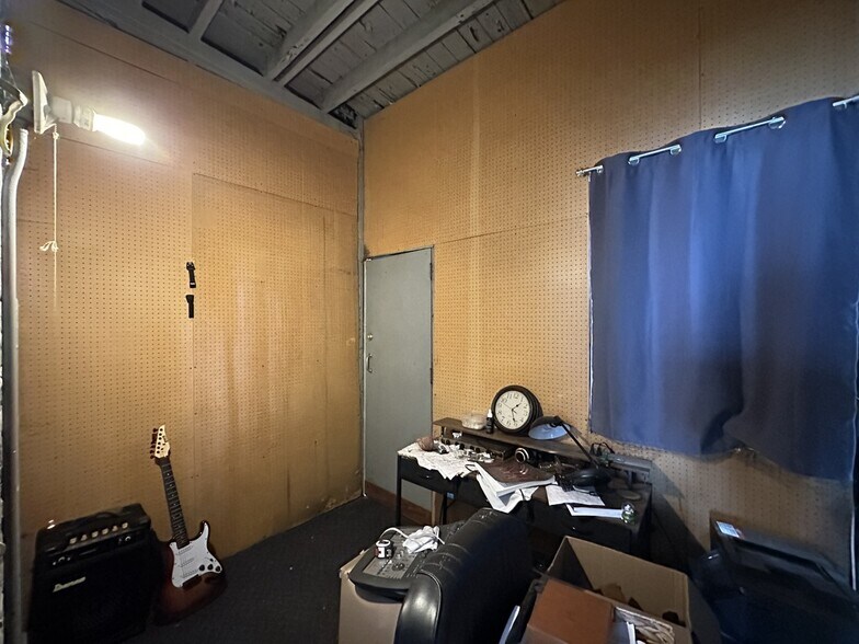 Building Photo - 2341 N Leavitt St