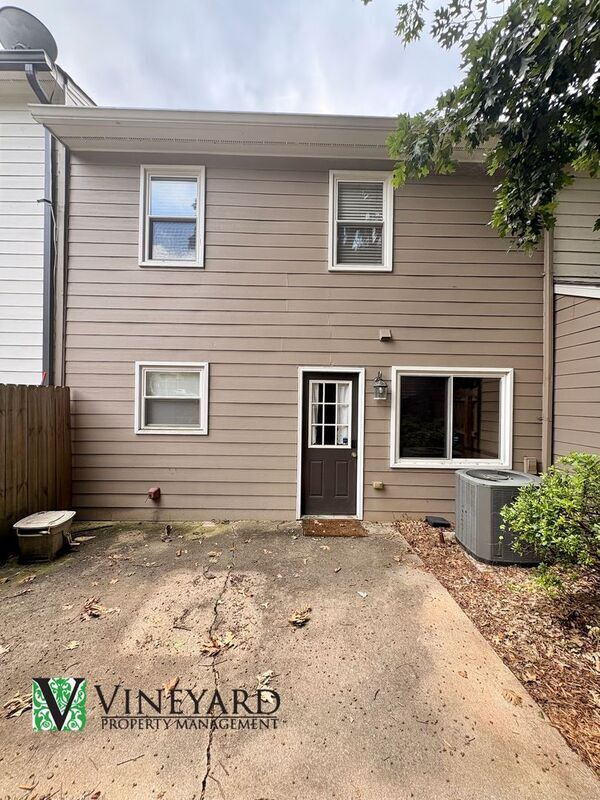 Building Photo - 1065 Sand Wedge Cir