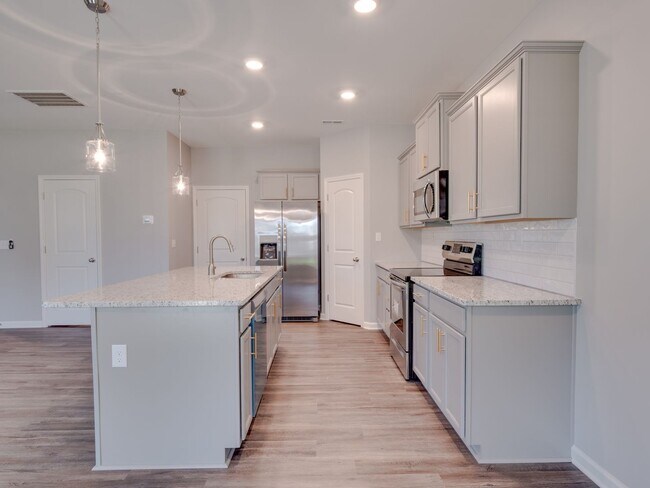 Building Photo - Stunning 2022 Build in Lexington!