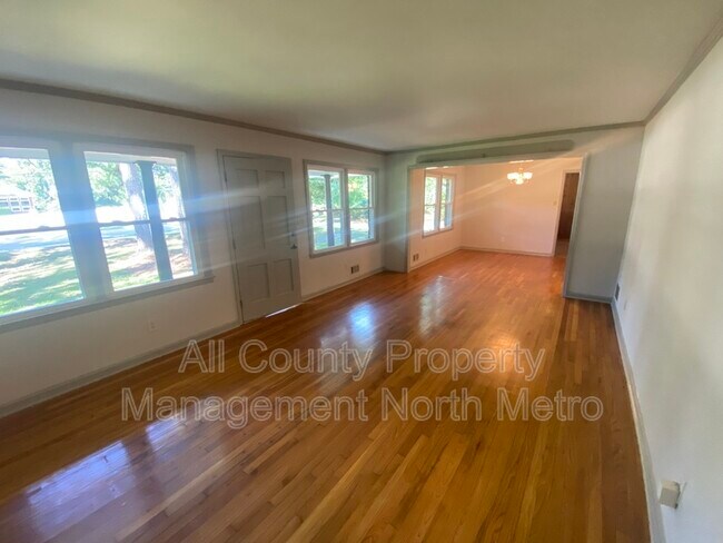 Building Photo - 1249 Valley View Rd