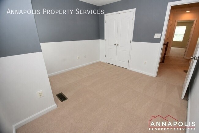 Building Photo - 1013 Red Clover Rd