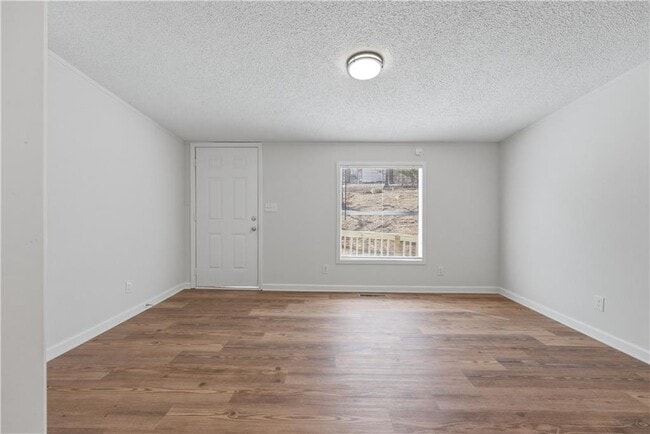 Building Photo - 190 Chivalry Ln