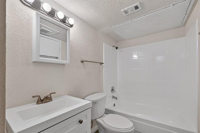 Building Photo - 517 Willow Oak Dr