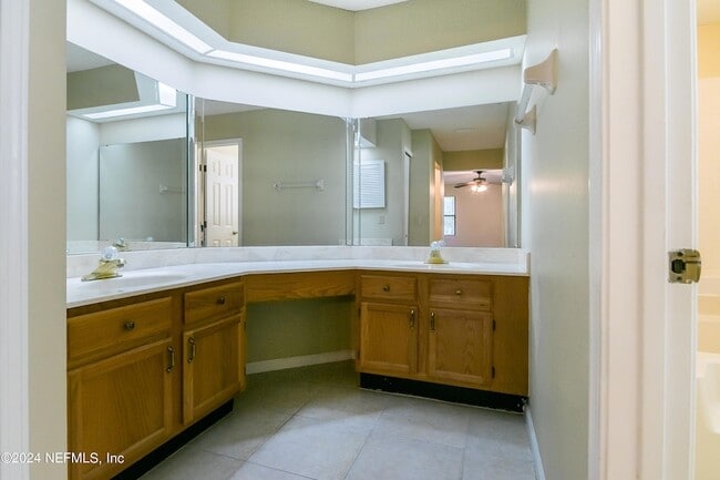 Building Photo - 8642 Hammond Forest Dr
