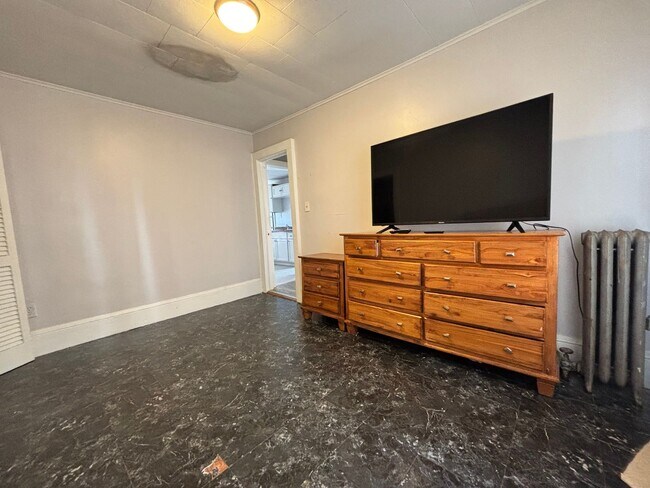 Building Photo - 114 Groveland St