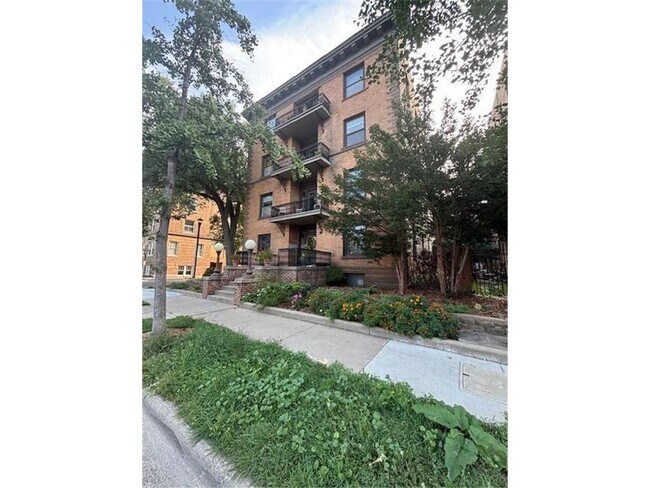 Building Photo - 1401 Willow St