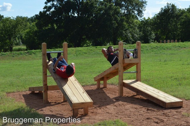 Building Photo - 101 S Twin Creek Dr