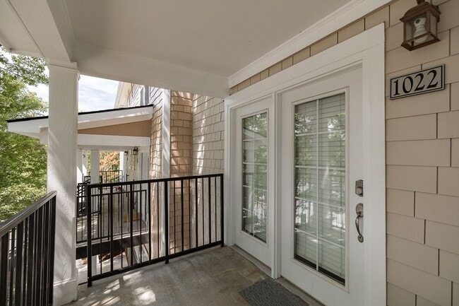 Building Photo - 3-Bedroom Townhouse in the Summit of Athens