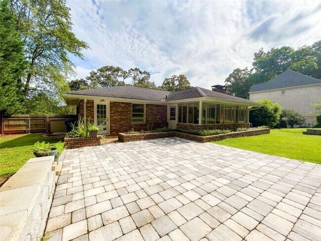 Building Photo - 2349 Academy Ct NE