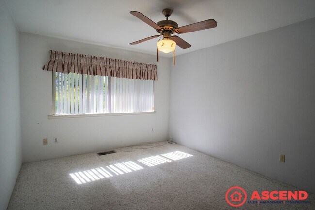 Building Photo - Stunning Home In Southwest Bakersfield!