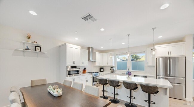 Building Photo - 1747 Linden Ln