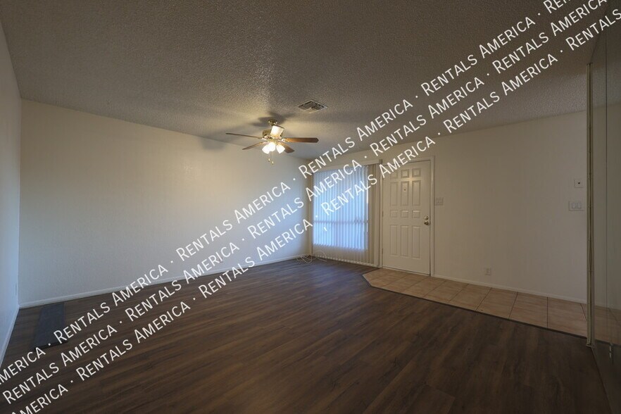 Building Photo - 9029 W Elm St