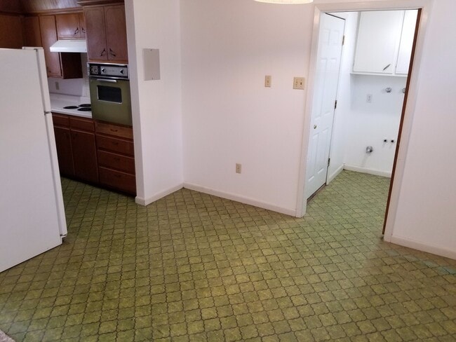 Building Photo - re1417