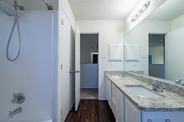 Building Photo - 1408 Belaire Dr