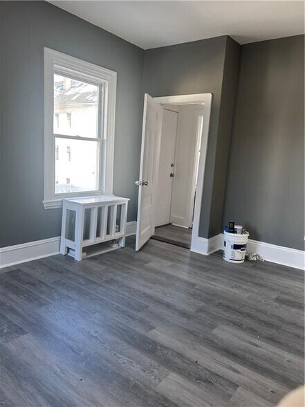 Building Photo - 181 Reynolds Ave