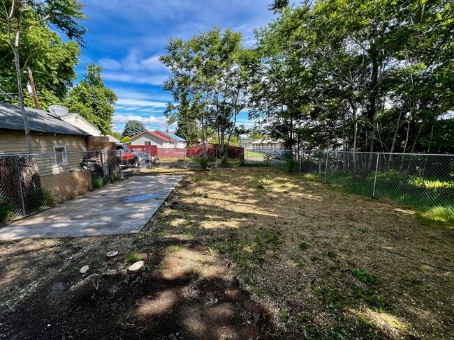 Building Photo - Non-Refundable & Security Deposit Total: $1200.00