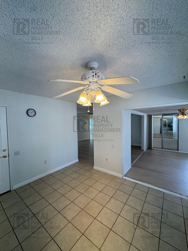 Building Photo - 55+ Community Gem: Open Floor Plan, Large Backyard & Clubhouse Amenities