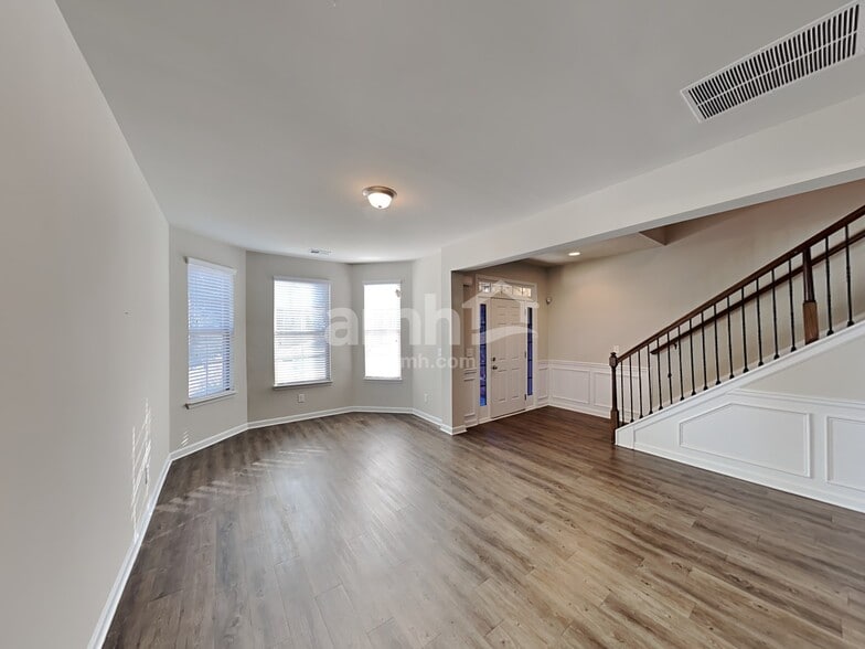 Building Photo - 235 Hickory Pointe Dr