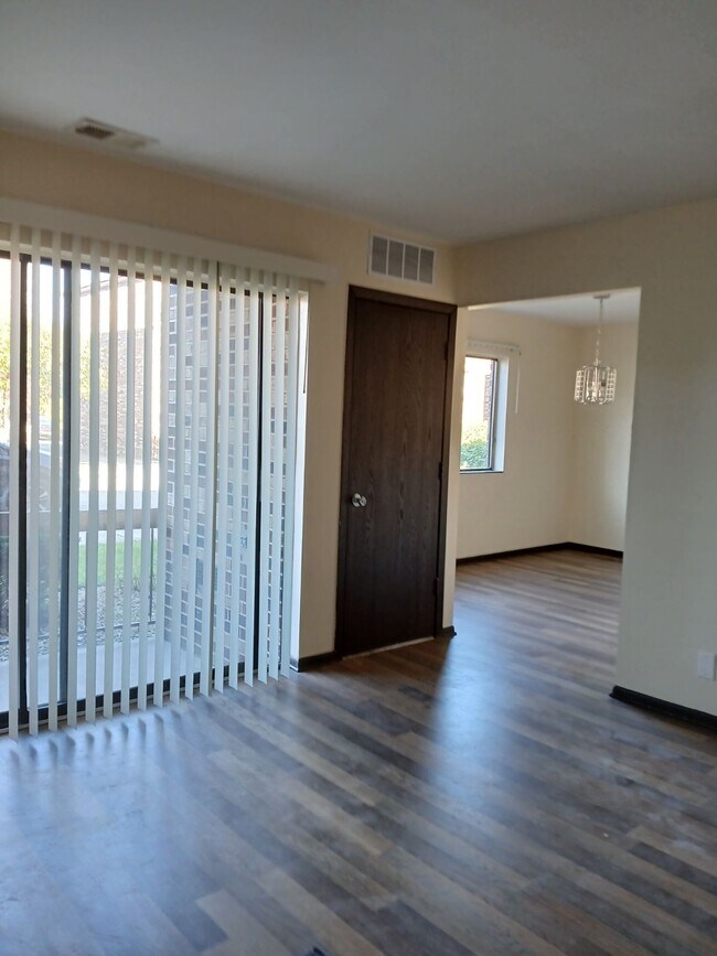 Building Photo - 9103 Franklin Ct