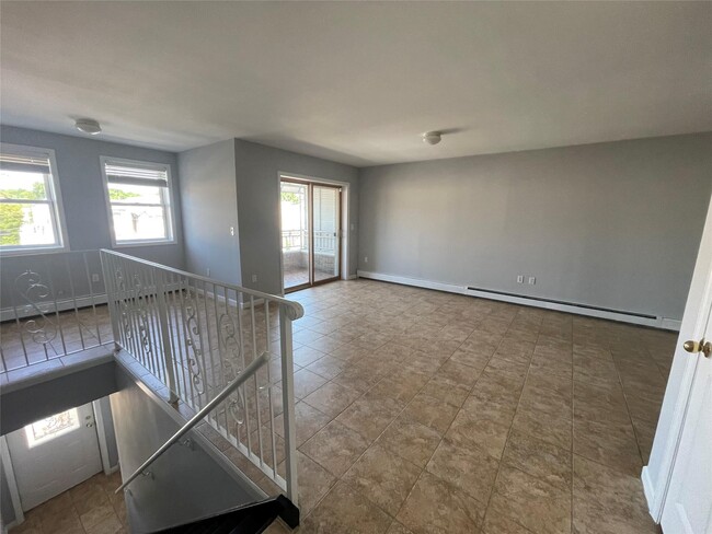 Building Photo - 66-39-66-79 79th Pl